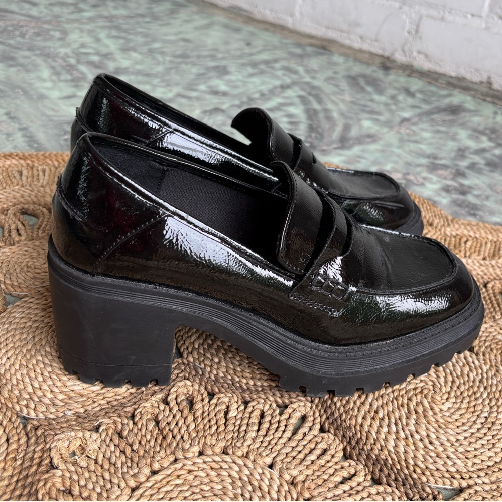 Seychelles Black Lug Sole Loafers Size 7.5